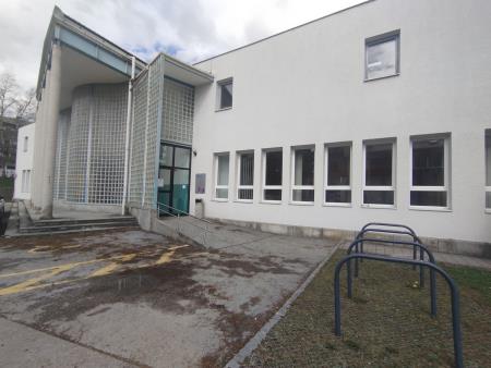 Prenova knjižnice (3)